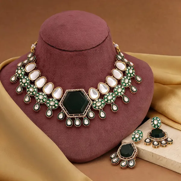 Beautiful_Green_Color_Kundan_Necklace_Set_With_Earrings_Perfect_For_Wedding_Ceremonies_-_Green
