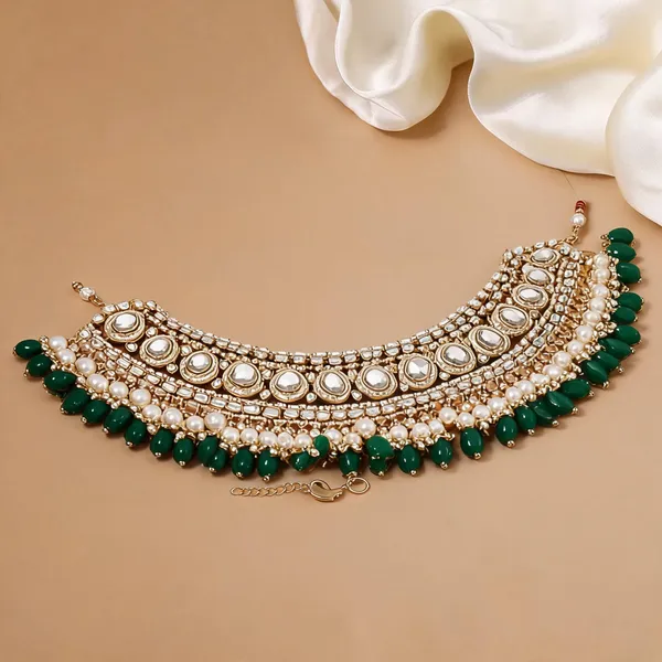 Traditional_Green_Color_Kundan_Necklace_Set_With_Elegant_Indian_Bridal_Jewellery_Design_-_Green