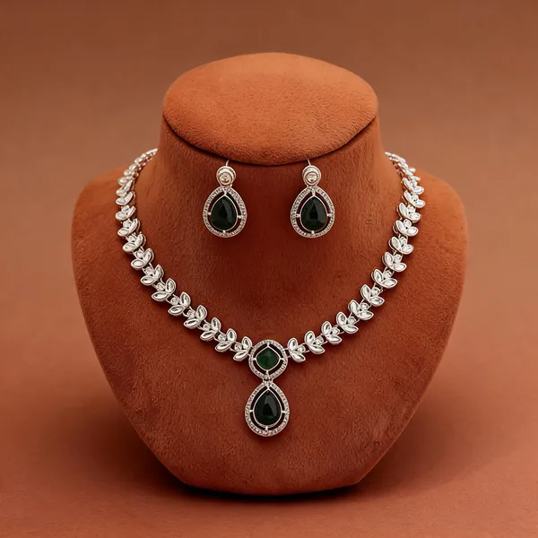 Beautiful_Green_Color_Kundan_Necklace_Set_With_Matching_Earrings_For_Brides_And_Bridesmaids_-_Green