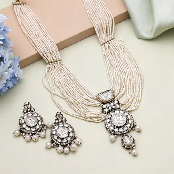 White_Color_Kundan_Necklace_Set_Offering_Timeless_Cultural_Elegance_-_White