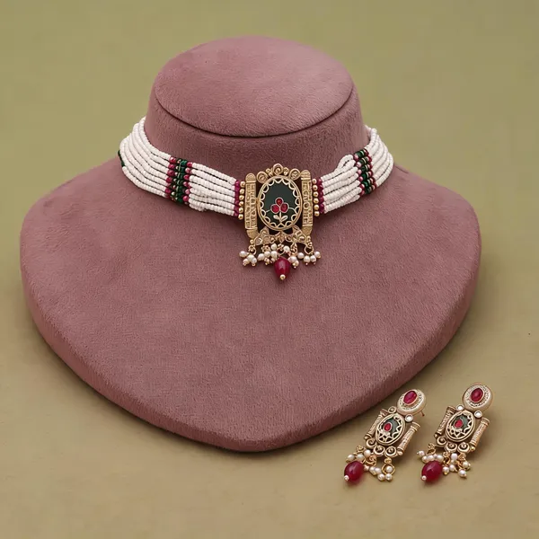 Rani_&_Green_Color_Kundan_Necklace_Set_With_Matte_Gold_Choker_Style_-_Rani_&_Green