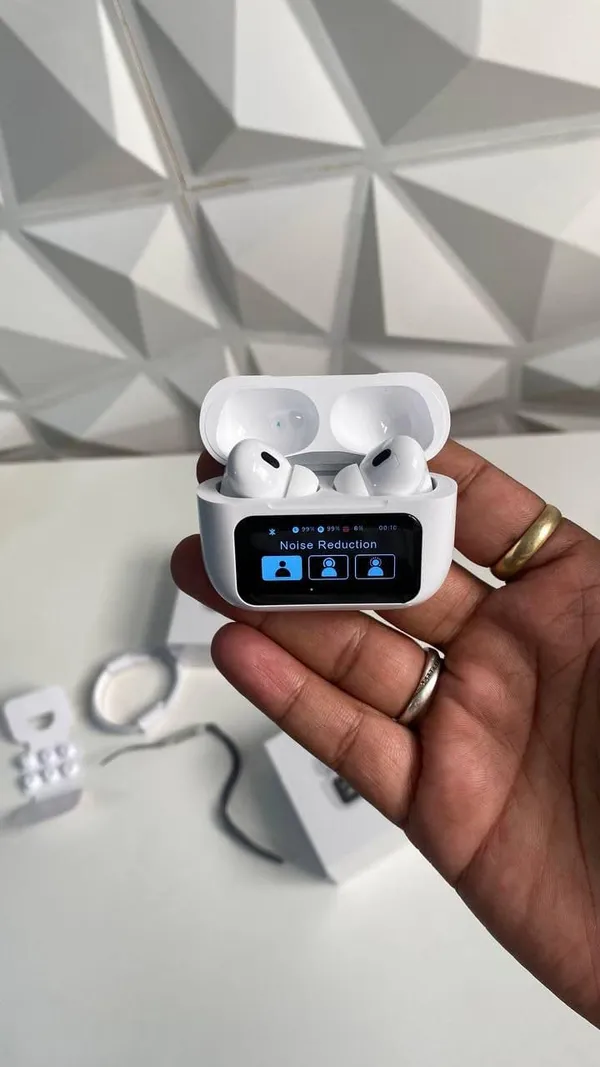 True_Wireless_Noise_Cancelling_Earbuds