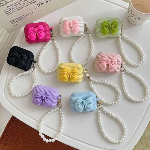 Airpods_Pro_2_Silicone_Case_With_Keychain