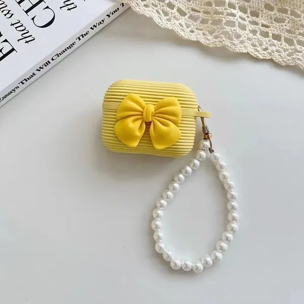 Airpods_Pro_2_Silicone_Case_With_Keychain