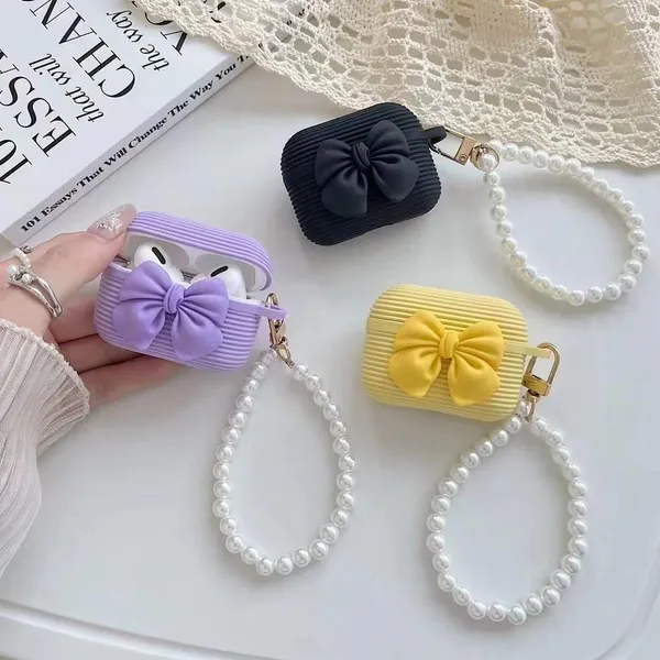 Airpods_Pro_2_Silicone_Case_With_Keychain