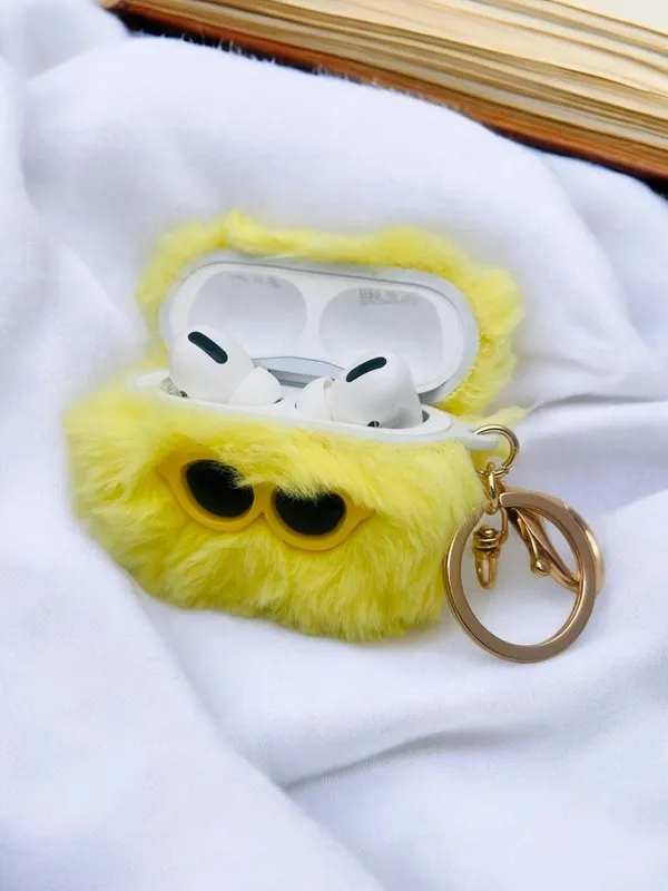 Plush_Fur_Airpods_Pro_Case_With_Keychain