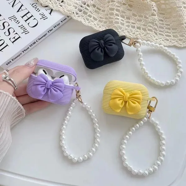 Silicone_Airpods_Pro_Case_With_Keychain