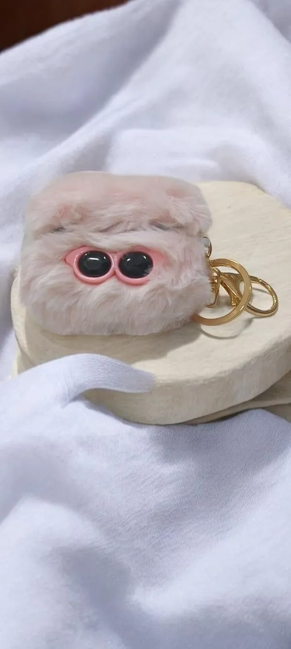 Silicone_Airpods_Pro_Case_With_Keychain