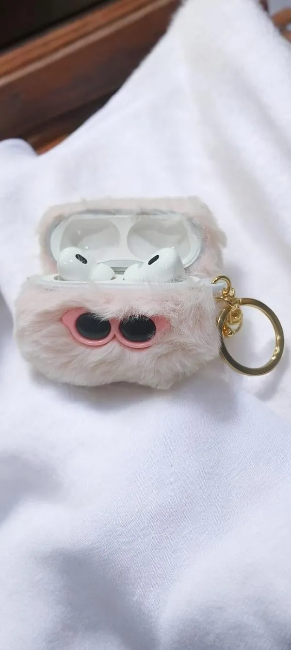 Silicone_Airpods_Pro_Case_With_Keychain
