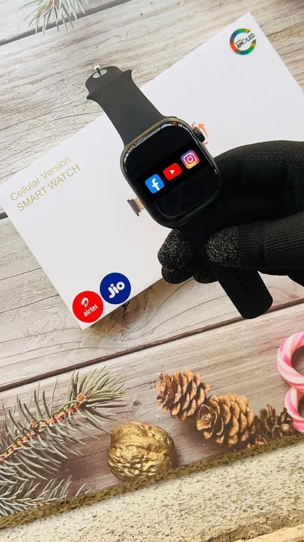 Smart_Watch_With_Rotating_Camera