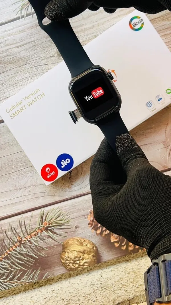 Smartwatch_With_Rotating_Camera