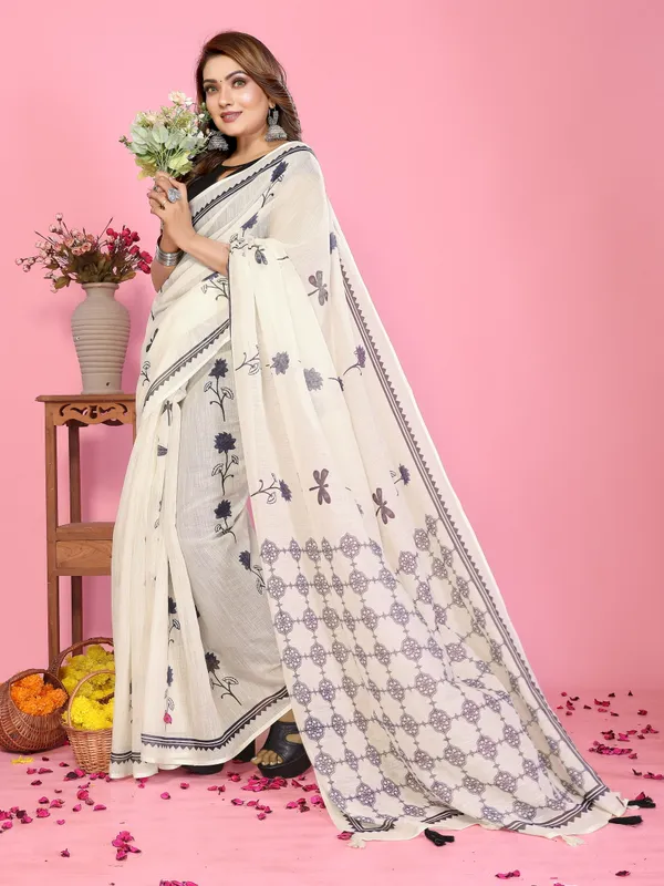 Off_White_Printed_Saree_For_Women