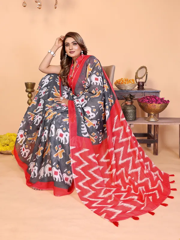 Red_Printed_Saree_For_Women