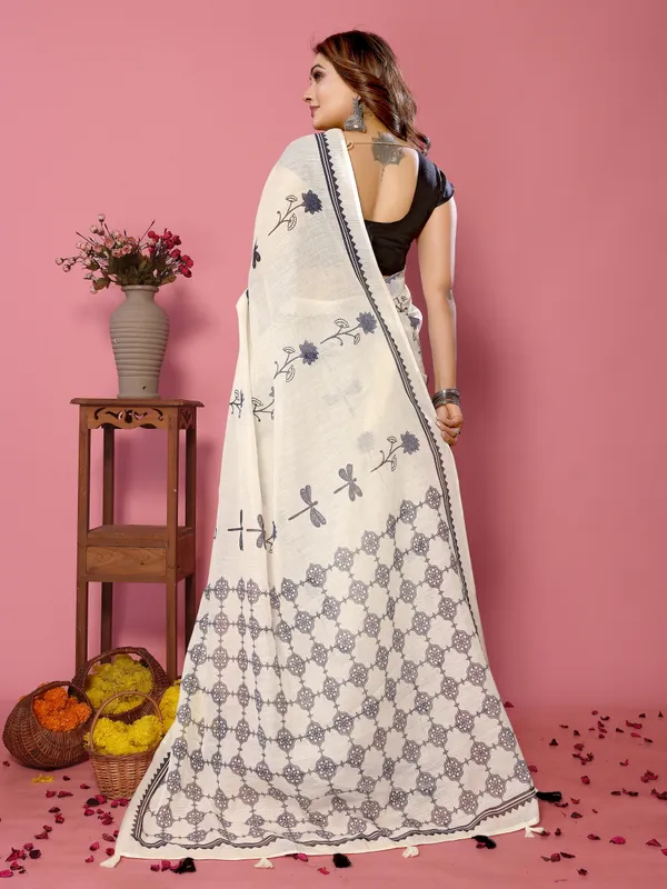 Off_White_Printed_Saree_For_Women