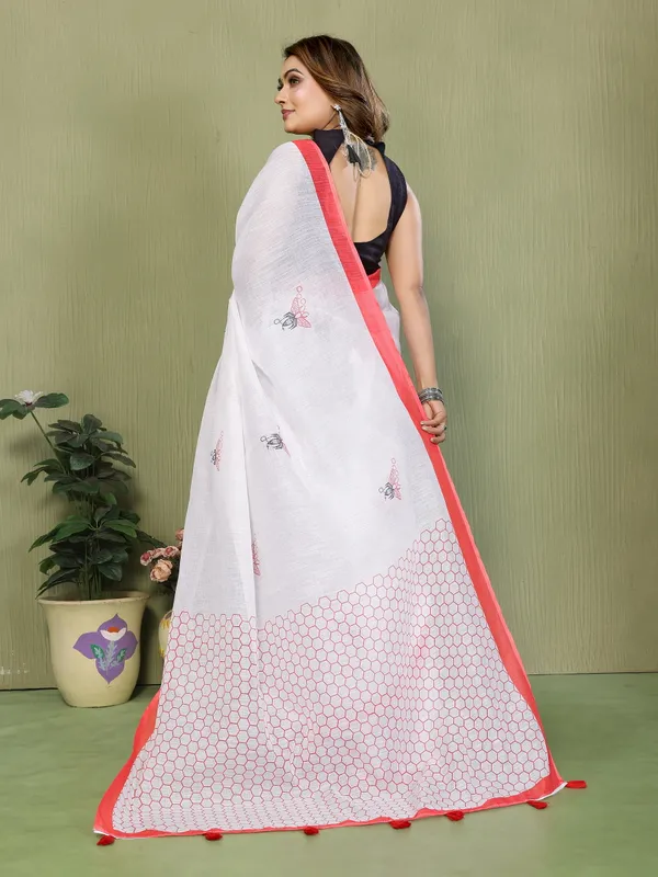 White_Geometric_Print_Saree_For_Women