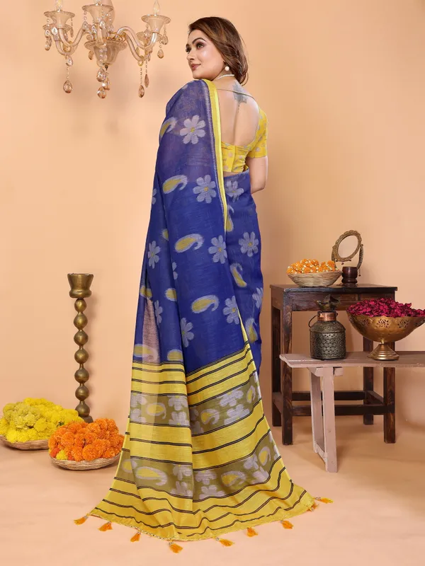 Blue_And_Yellow_Floral_Print_Saree_For_Women