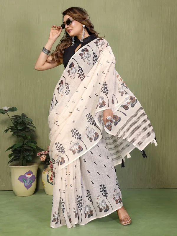 Cream_Printed_Ethnic_Saree_For_Women