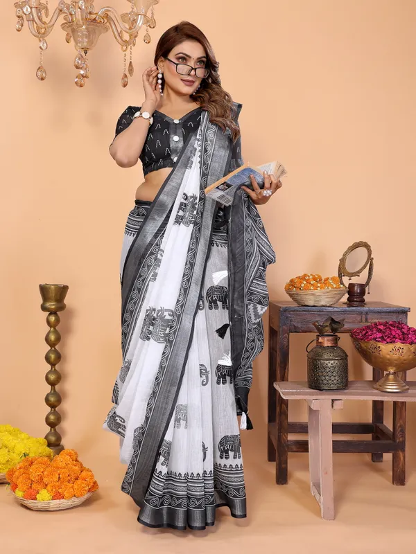White_Printed_Saree_For_Women