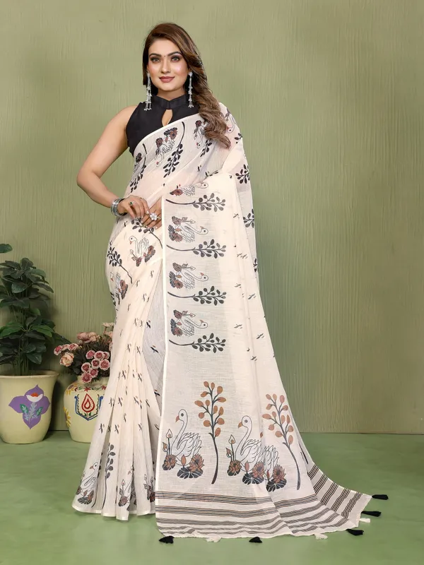 Cream_Printed_Ethnic_Saree_For_Women