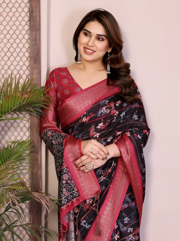Pink_Printed_Ethnic_Saree_For_Women