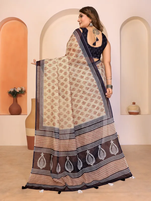 Black_Printed_Saree_For_Women