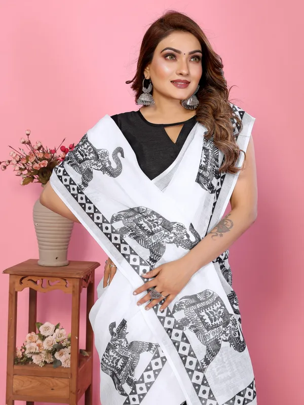 White_Elephant_Print_Saree_For_Women