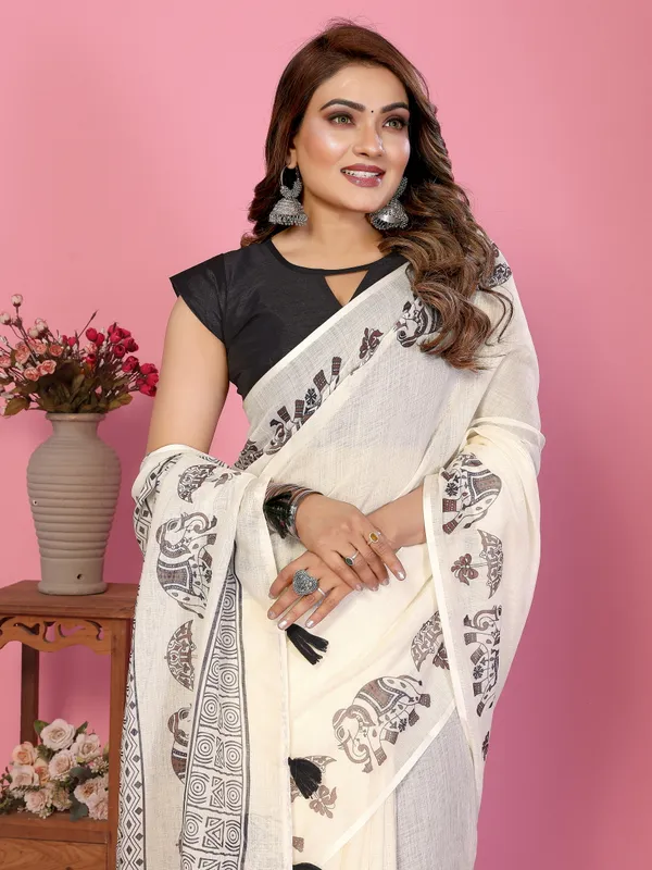 Cream_Cotton_Printed_Saree_For_Women