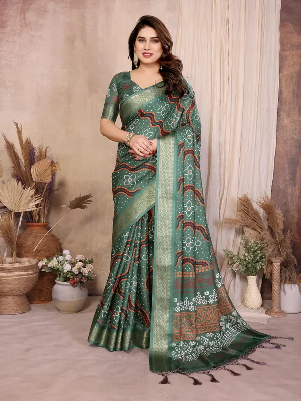 Green_Printed_Traditional_Saree_For_Women