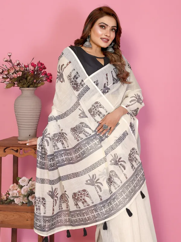 White_Printed_Saree_For_Women