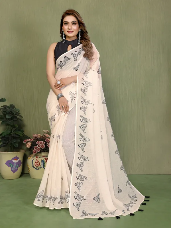 Cream_Printed_Ethnic_Saree_For_Women