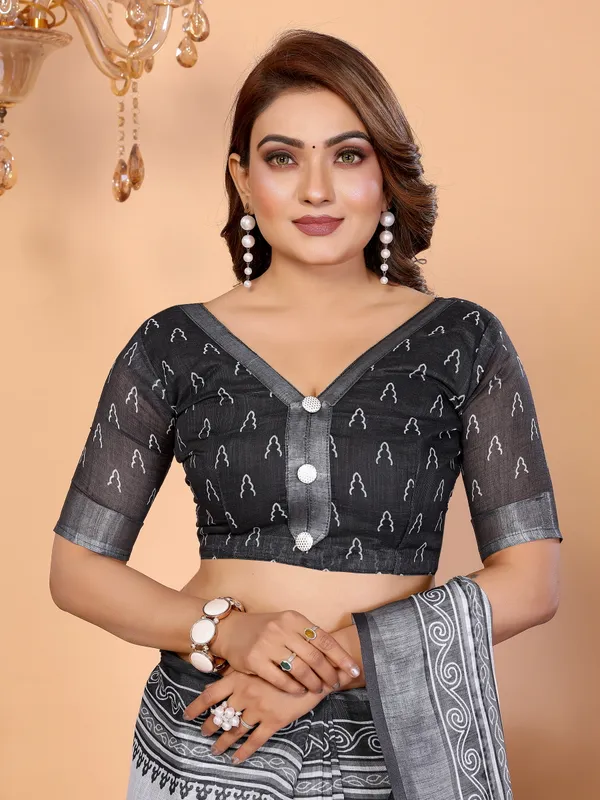 White_Printed_Saree_For_Women