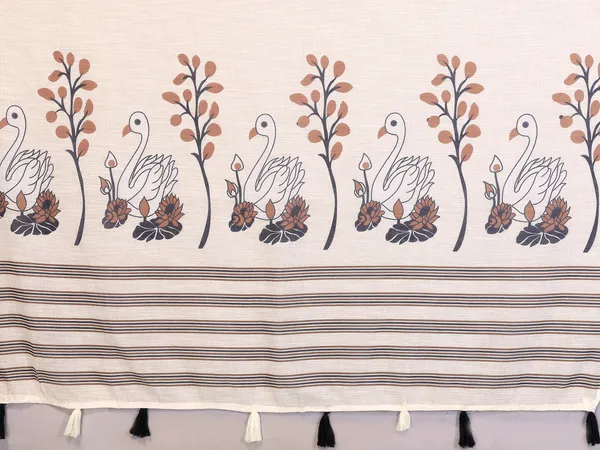 Cream_Printed_Ethnic_Saree_For_Women