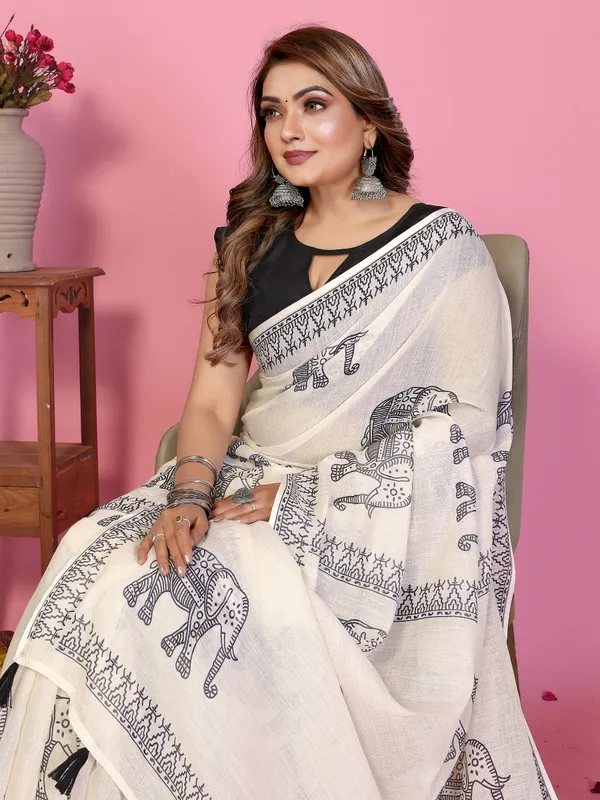 Ivory_Elephant_Print_Saree_For_Women