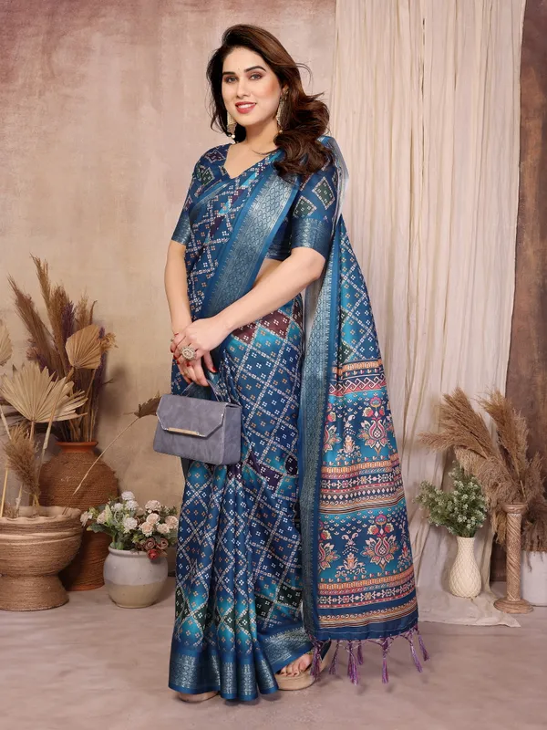 Blue_Printed_Saree_For_Women