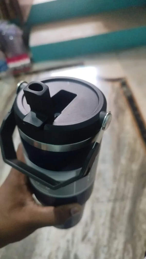 Vacuum_Insulated_Solid_Travel_Mug_900_Ml