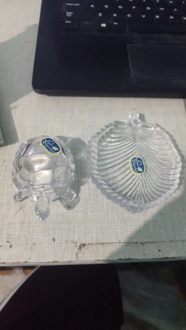 Glass_Turtle_with_tray_leaf_shaped