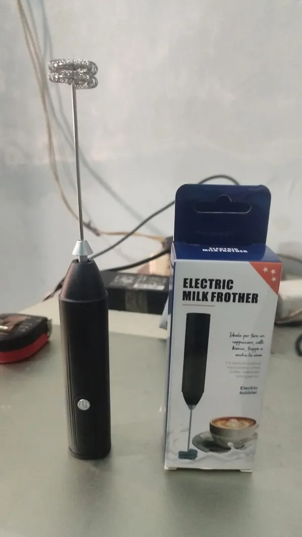 Black_Electric_Handheld_Milk_Frother
