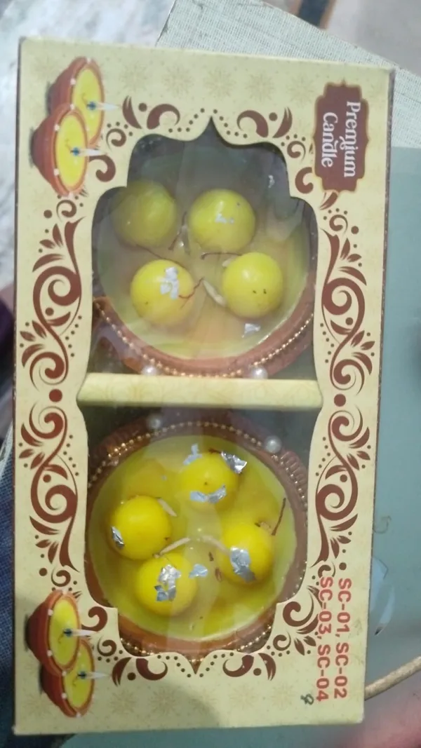 Decorative_Yellow_Floral_Design_Candle_Set