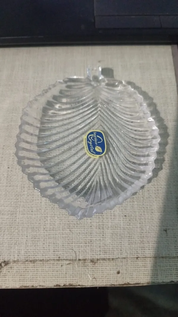 Glass_Turtle_with_tray_leaf_shaped