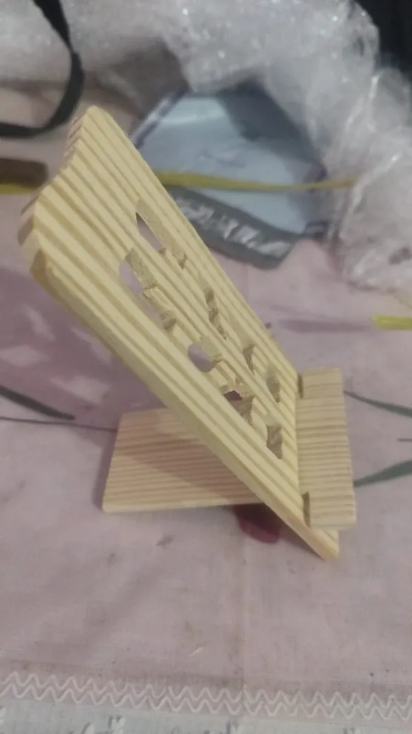 Wooden_Decorative_Mobile_Phone_Stand