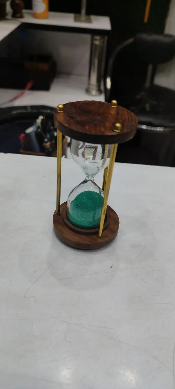 Wooden_Decorative_Hourglass_Sand_Timer