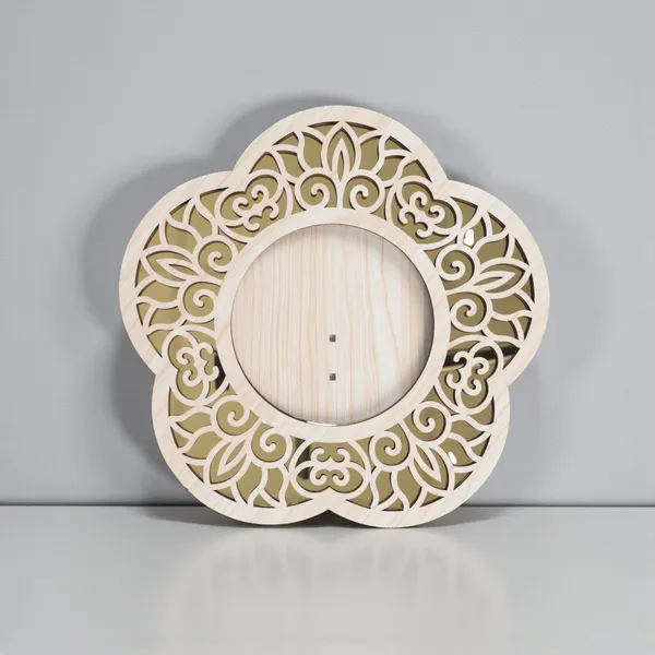 Izels_Flower_Shape_Photo_Frame_Wooden_Default_Title