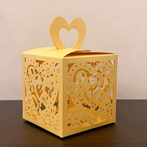 Laser_Cut_Gift_Boxes_With_Handle_Heart_Design_Default_Title