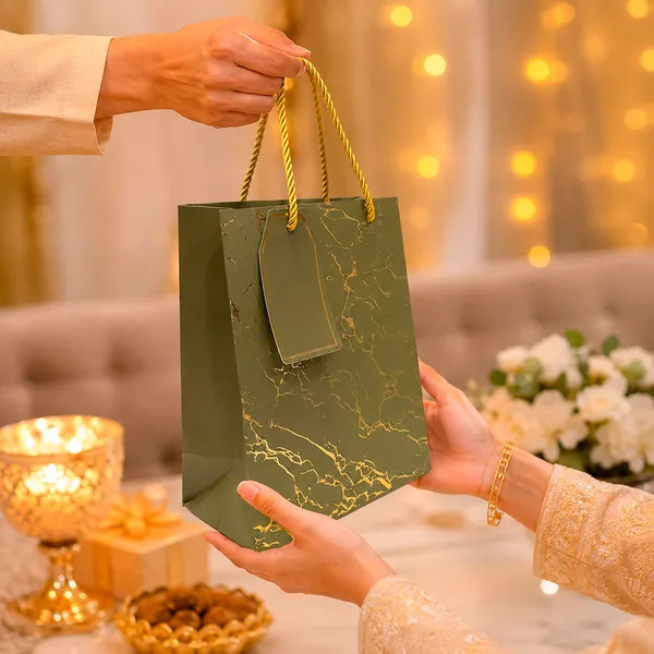 Premium_Green_Metallic_Gift_Bag_23_18_10_Cm_Luxury_Paper_Gift_Bag_With_Gold_Foiling_Marble_Design_Rope_Handle_Gift_Tag_Reusable_Gift_Packaging_For_Birthday_Wedding_Anniversary_Return_Gift_Baby_Shower_Corporate_Festive_Gifting_Pack_Of_5