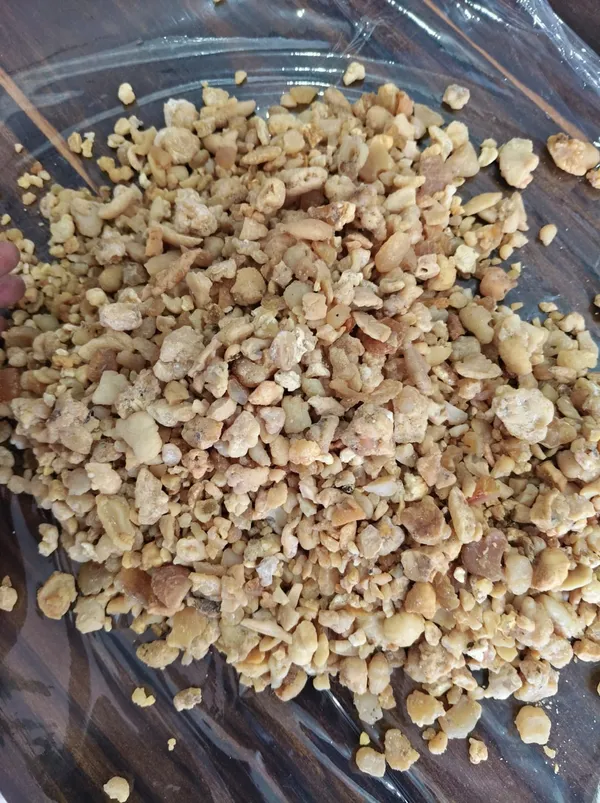 Dried_Edible_Gum_Granules