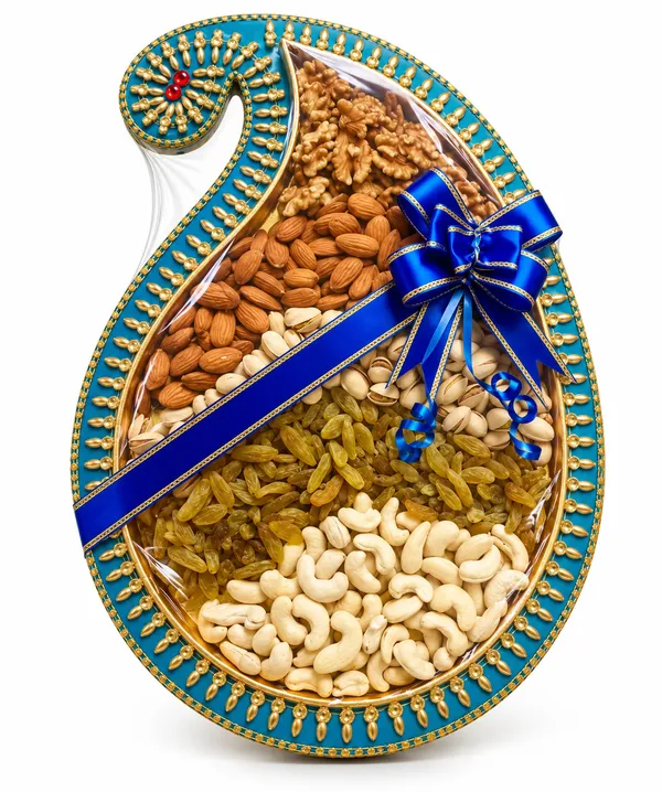 Assorted_Dry_Fruits_Gift_Thali_With_Almonds,_Cashews,_Walnut_And_Raisins