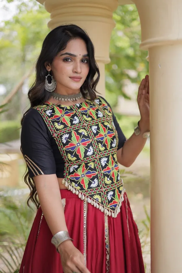 Sm_Rayon_Mirror_Work_Lehenga_With_Embroidered_Blouse_White
