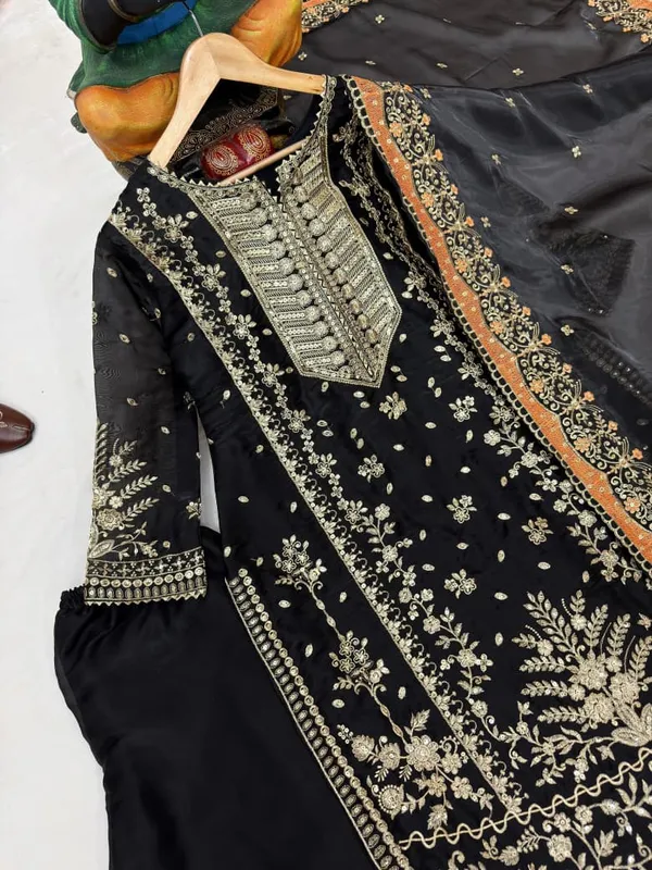 Sm_Designer_Festive_Gmy_Silk_Kurti_Plazzo_Set_With_Dupatta_Black_Edition