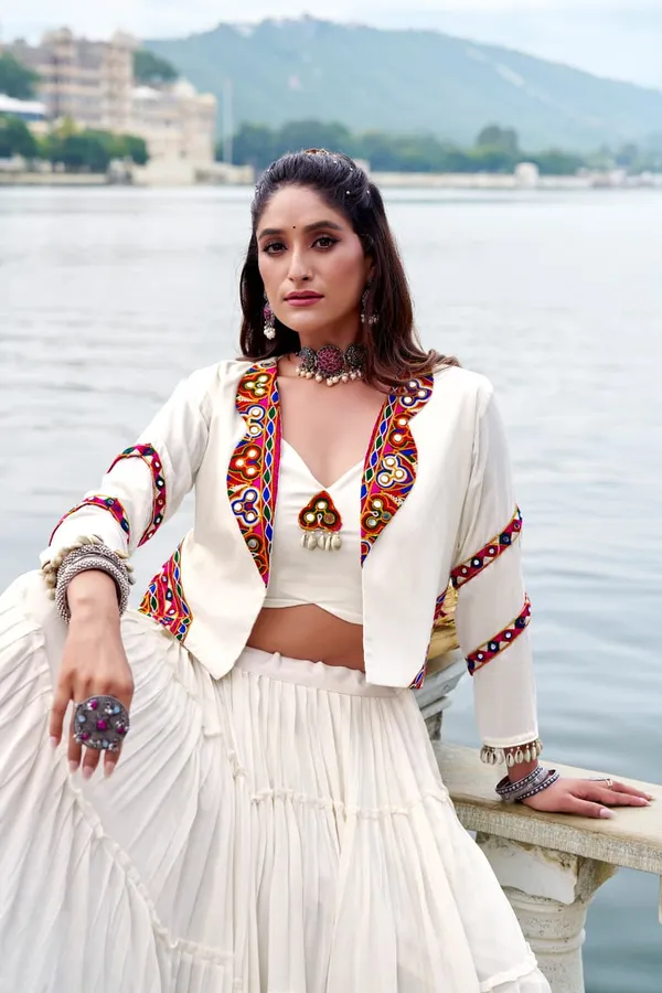 Sm_Traditional_Gamthi_Mirror_Work_3_Piece_Jacket_Lehenga_Set_White