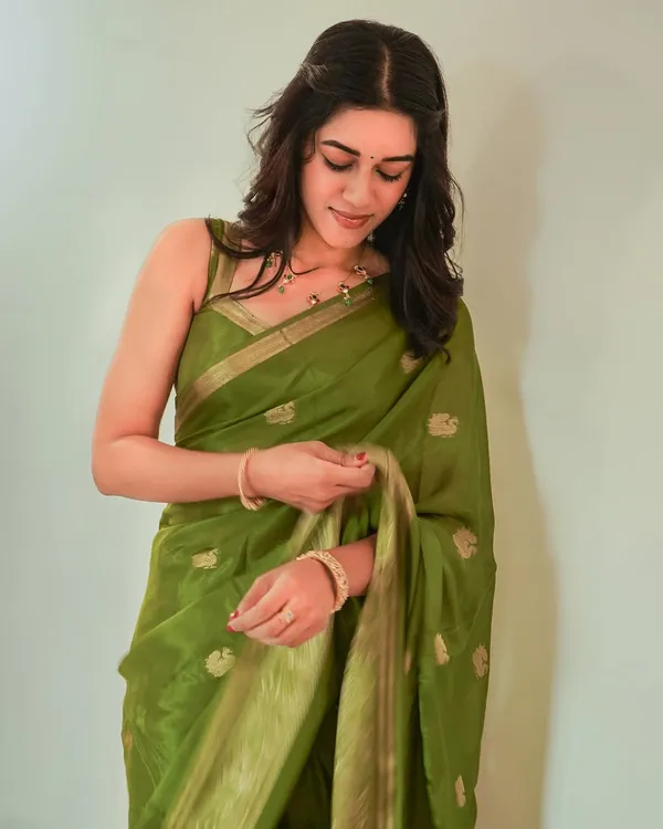 Sm_Pure_Viscose_Mysore_Silk_Crepe_Saree_With_Jacquard_Peacock_Design_Rani_Pink